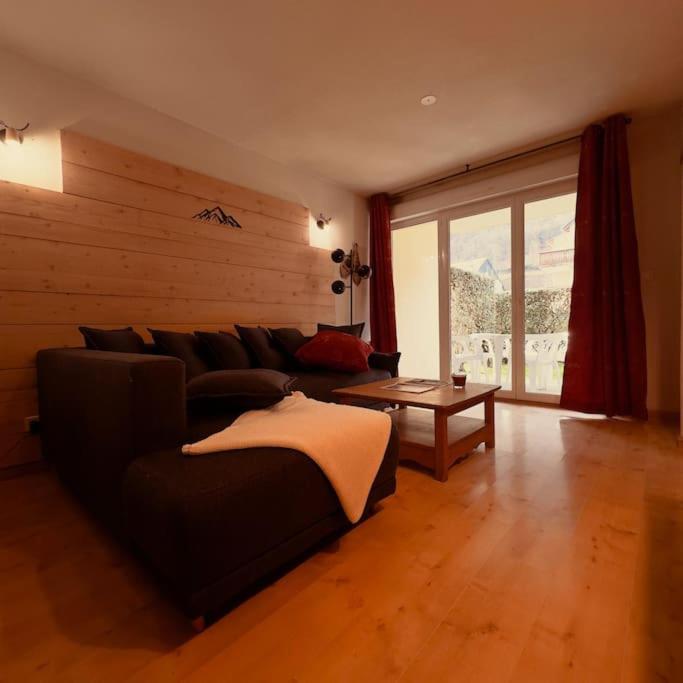 Le Nid D'Aran Apartment Bagneres-de-Luchon ภายนอก รูปภาพ